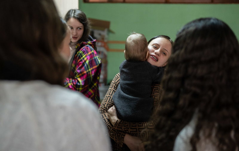 Помощь для переселенцев в 2025 году: какие выплаты могут получить украинцы